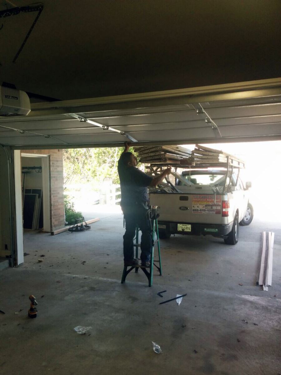 Garage Door Repair Services in Washington